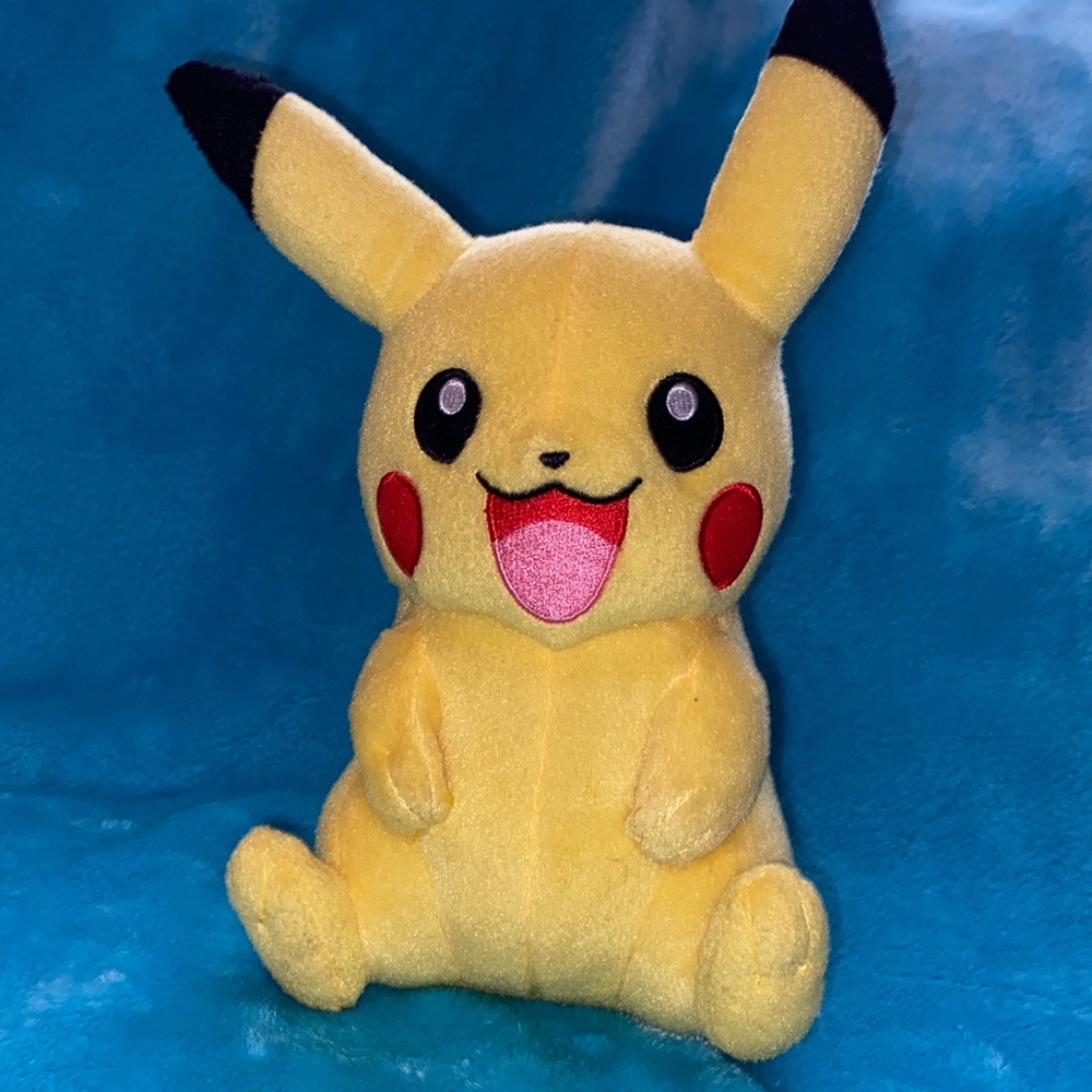💕Preloved EUC Pokemon Pikachu Stuffed Toy 🔴🟡🔵